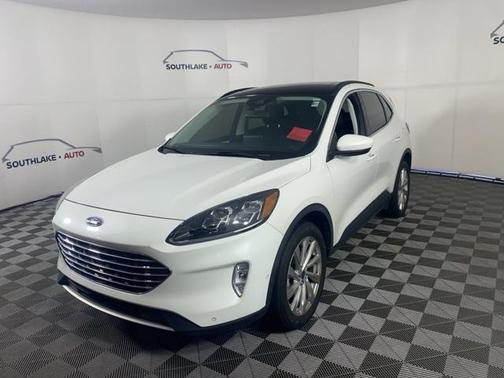 2022 Ford Escape Titanium