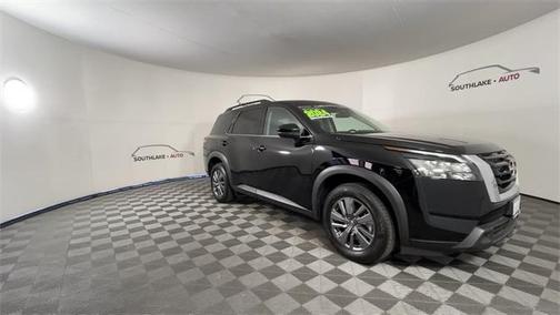 2024 Nissan Pathfinder SV
