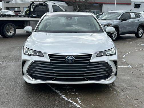 2020 Toyota Avalon Hybrid XLE