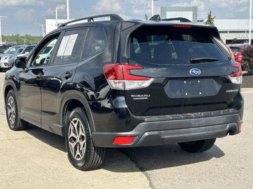 Crystal Black Silica 2019 Subaru Forester Premium