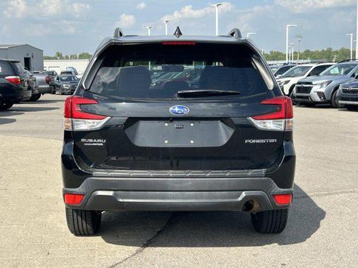 Crystal Black Silica 2019 Subaru Forester Premium