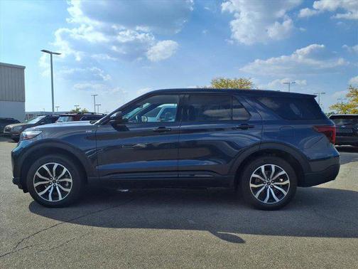 2022 Ford Explorer ST-Line
