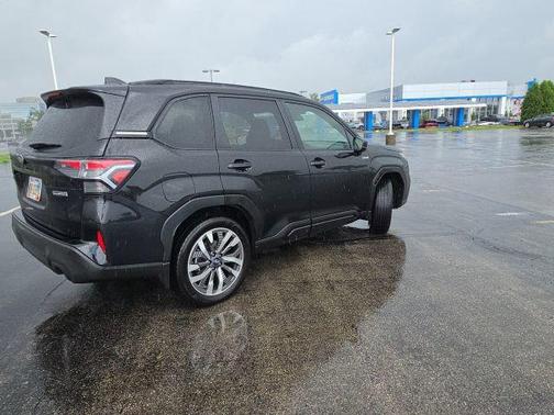 Crystal Black Silica 2025 Subaru Forester Hybrid Touring