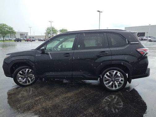 Crystal Black Silica 2025 Subaru Forester Hybrid Touring
