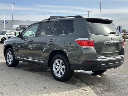 2013 Toyota Highlander SE