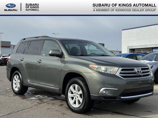 2013 Toyota Highlander SE