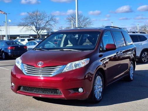 2016 Toyota Sienna XLE