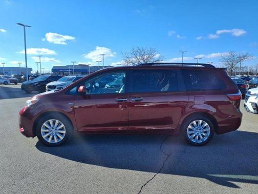 2016 Toyota Sienna XLE