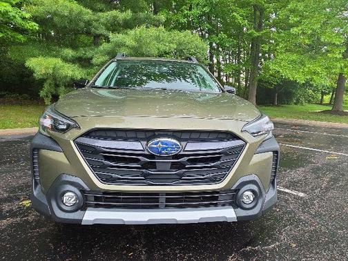 Autumn Green Metallic 2023 Subaru Outback Limited