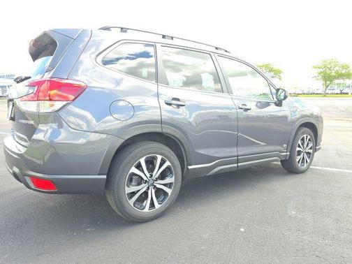 Magnetite Gray Metallic 2023 Subaru Forester Limited