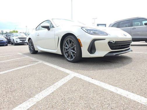 Crystal White Pearl 2023 Subaru BRZ Limited