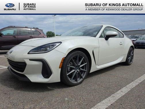 Crystal White Pearl 2023 Subaru BRZ Limited