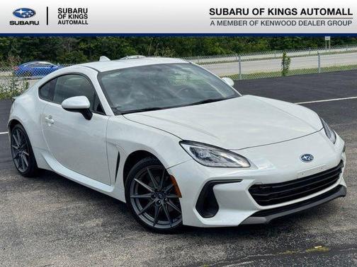 Crystal White Pearl 2023 Subaru BRZ Limited
