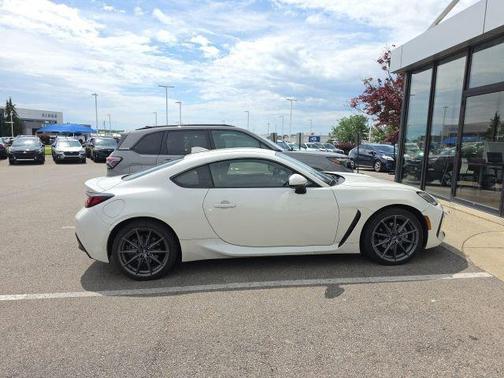 Crystal White Pearl 2023 Subaru BRZ Limited
