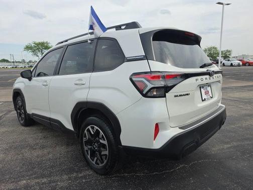 Crystal White Pearl 2025 Subaru Forester Premium