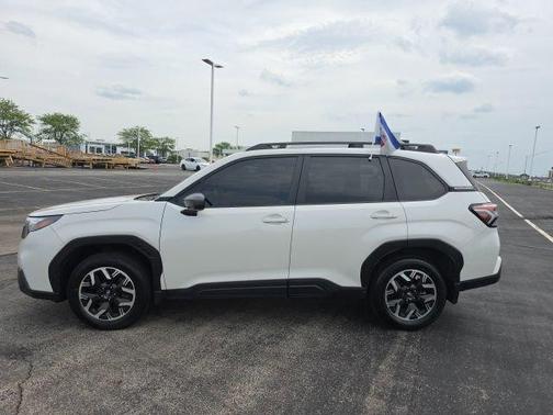Crystal White Pearl 2025 Subaru Forester Premium