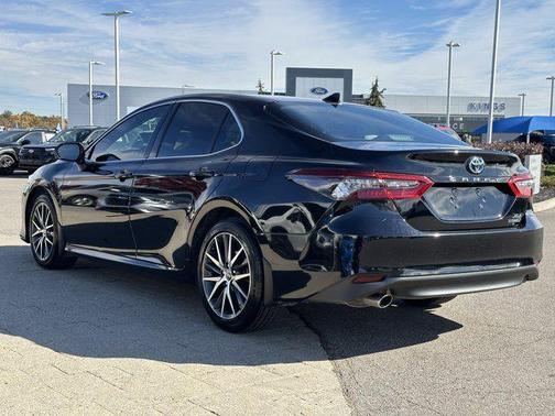 2024 Toyota Camry Hybrid XLE