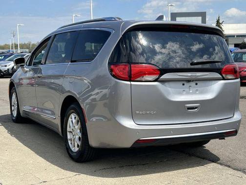Billet Silver Metallic Clearcoat 2020 Chrysler Pacifica Touring L