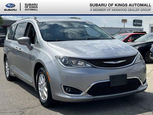 Billet Silver Metallic Clearcoat 2020 Chrysler Pacifica Touring L