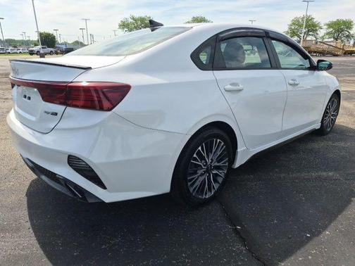 Snow White Pearl 2022 Kia Forte GT-Line