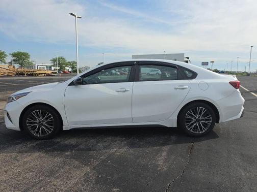 Snow White Pearl 2022 Kia Forte GT-Line