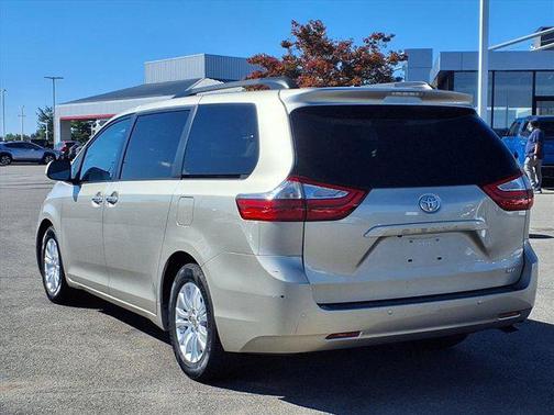 2015 Toyota Sienna XLE