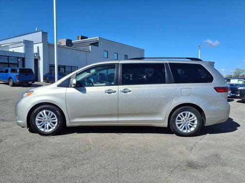 2015 Toyota Sienna XLE