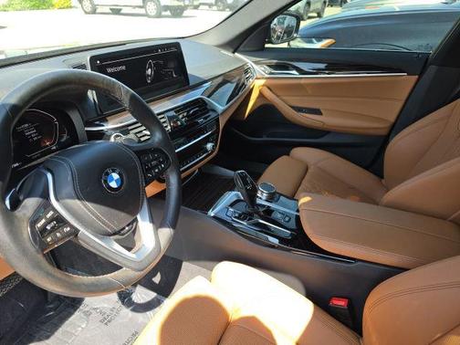 Jet Black 2023 BMW 540 i xDrive