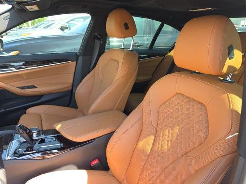 Jet Black 2023 BMW 540 i xDrive