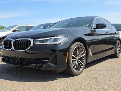 Jet Black 2023 BMW 540 i xDrive