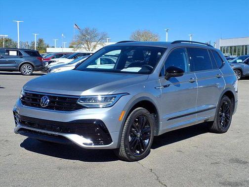 2022 Volkswagen Tiguan 2.0T SE R-Line Black 4MOTION