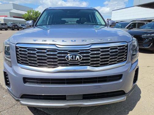 Everlasting Silver 2021 Kia Telluride S
