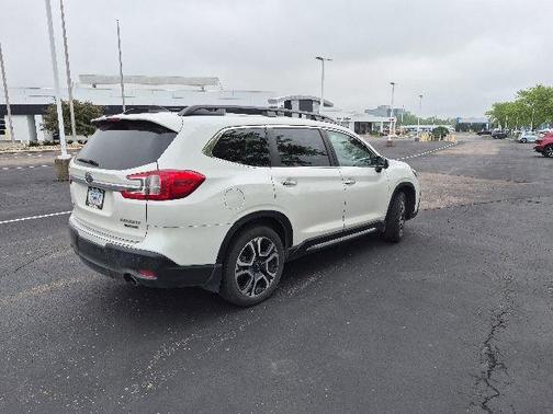 Crystal White Pearl 2023 Subaru Ascent Touring 7-Passenger