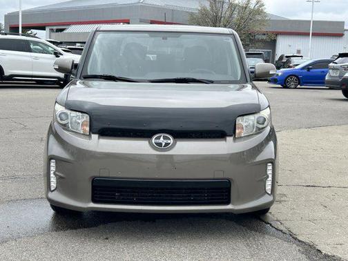 Classic Silver Metallic 2014 Scion xB Release Series 10.0