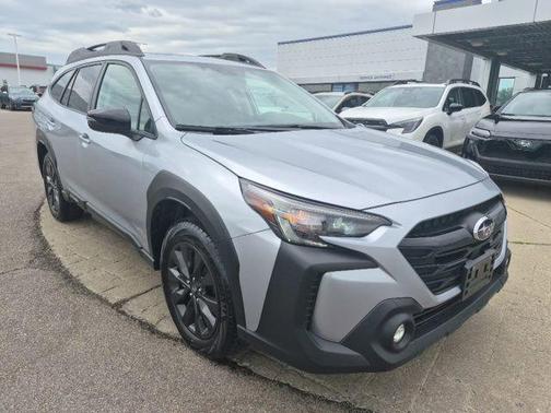 Ice Silver Metallic 2025 Subaru Outback Onyx Edition