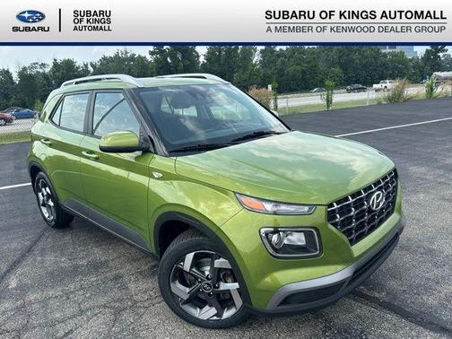 Green Apple 2022 Hyundai VENUE SEL