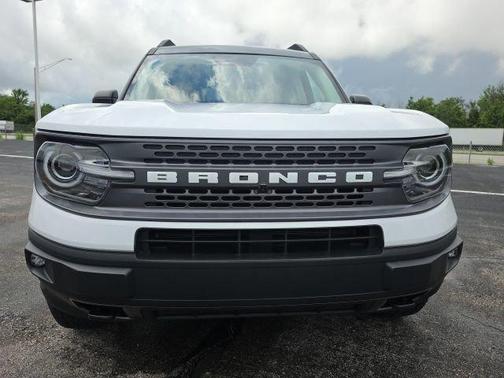Oxford White 2023 Ford Bronco Sport Badlands