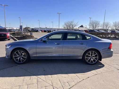 2017 Volvo S90 T6 Momentum