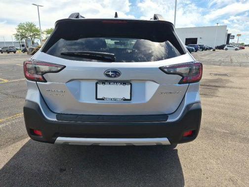 Ice Silver Metallic 2024 Subaru Outback Limited