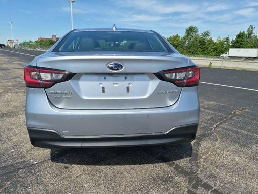 Ice Silver Metallic 2022 Subaru Legacy Limited