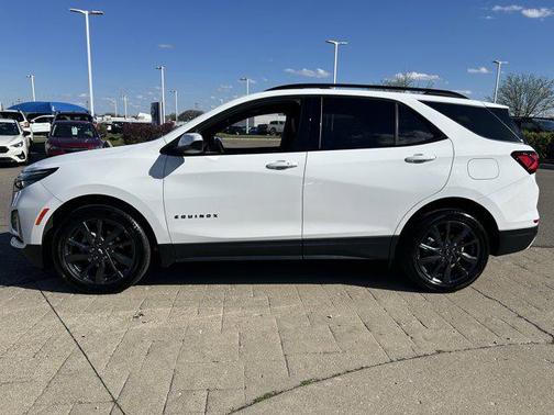 Summit White 2022 Chevrolet Equinox FWD RS