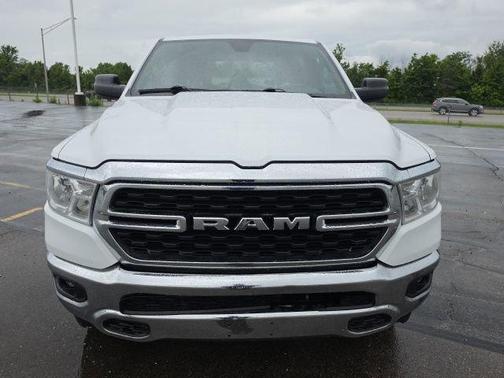 Bright White Clearcoat 2022 RAM 1500 Big Horn/Lone Star