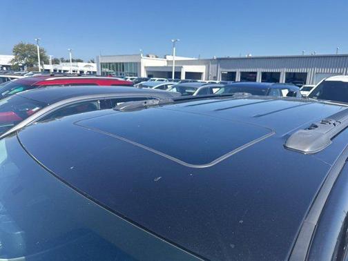 2016 Chrysler Town & Country Touring-L