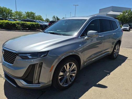 Argent Silver Metallic 2023 Cadillac XT6 Premium Luxury AWD
