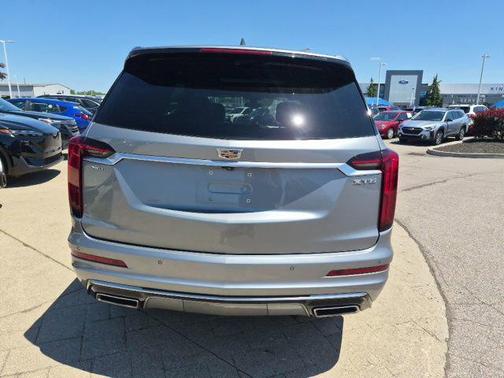 Argent Silver Metallic 2023 Cadillac XT6 Premium Luxury AWD