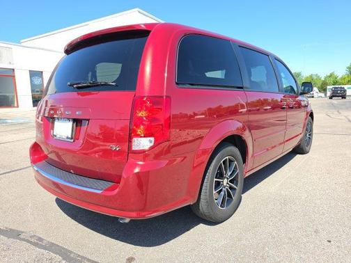 Deep Cherry Red Crystal Pearlcoat 2015 Dodge Grand Caravan R/T