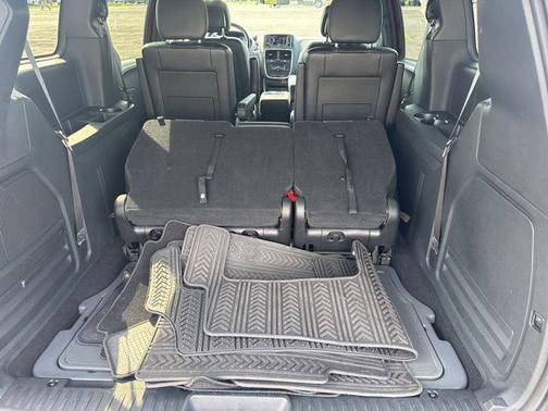 Deep Cherry Red Crystal Pearlcoat 2015 Dodge Grand Caravan R/T