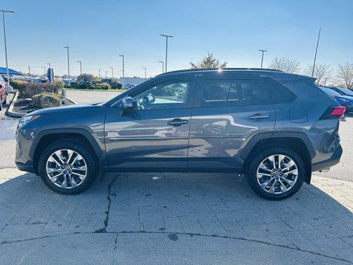 2022 Toyota RAV4 XLE Premium