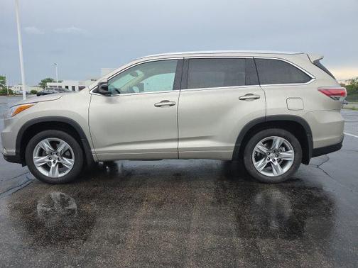 Creme Brulee Mica 2015 Toyota Highlander Limited