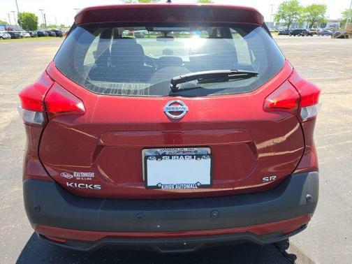 Cayenne Red Metallic 2020 Nissan Kicks SR